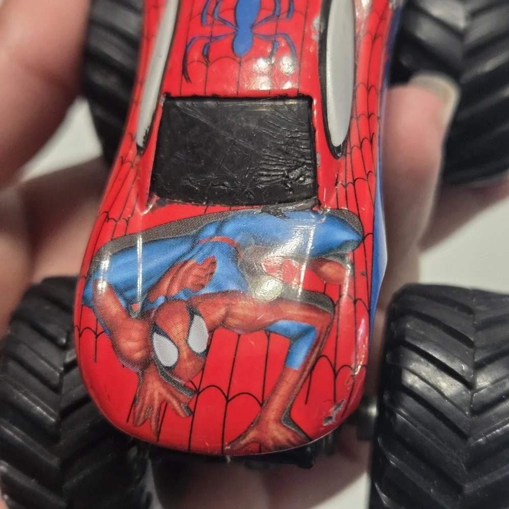 Hot Wheels Marvel‎ Spider-Man Diecast Truck 1:64 Scale Collectible Top